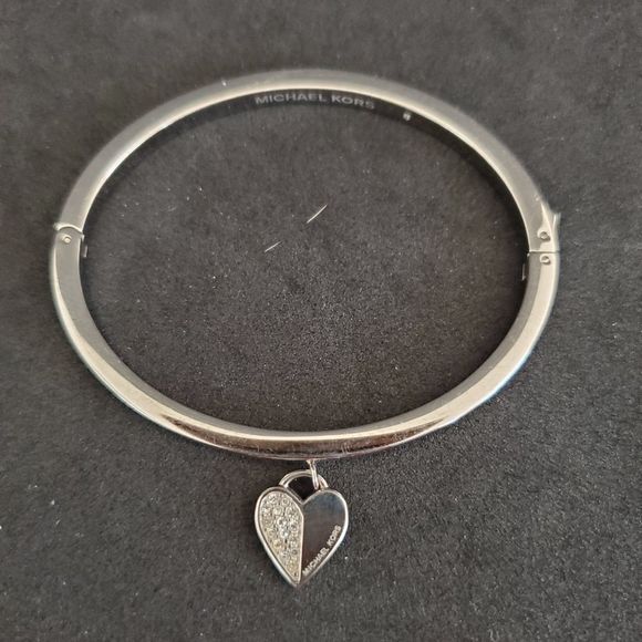 Michael Kors Bangle Bracelet with heart charm - Picture 6 of 10